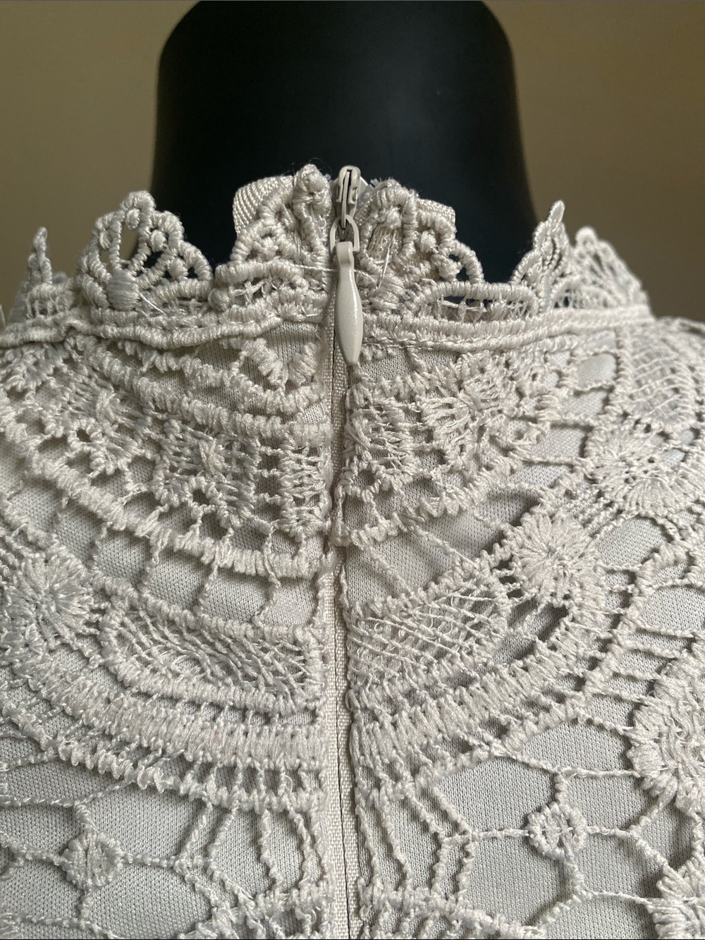 REBELLION AGAIN Sleeveless Crochet Lace Blouse in Light Gray - Picture 8 of 12